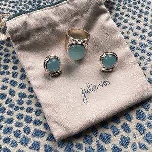 Julie Vos earring and ring set in silver with blue chalcedony stones
